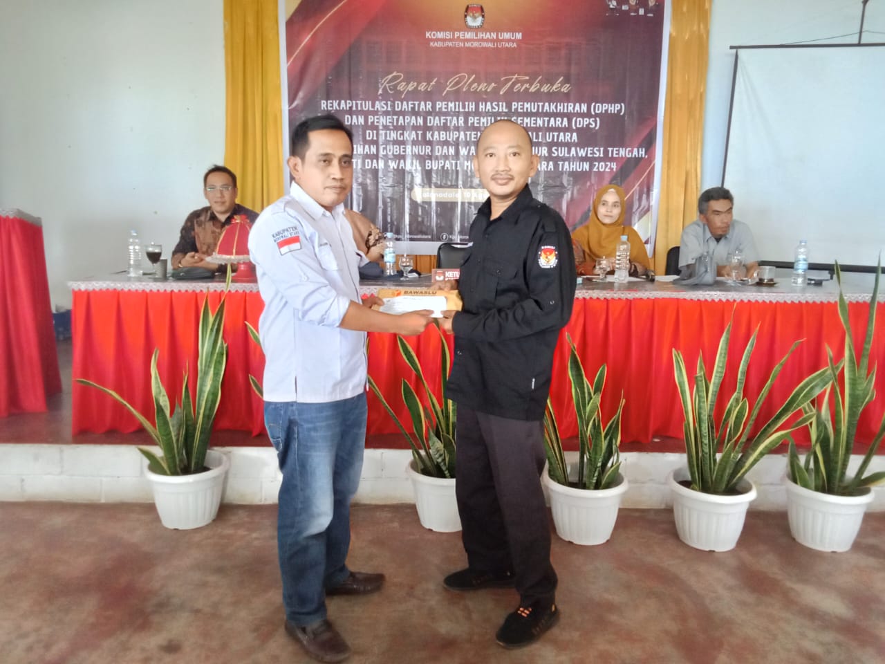 Ketua Bawaslu Morut Hadiri Pleno Terbuka