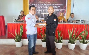 Ketua Bawaslu Morut Hadiri Pleno Terbuka